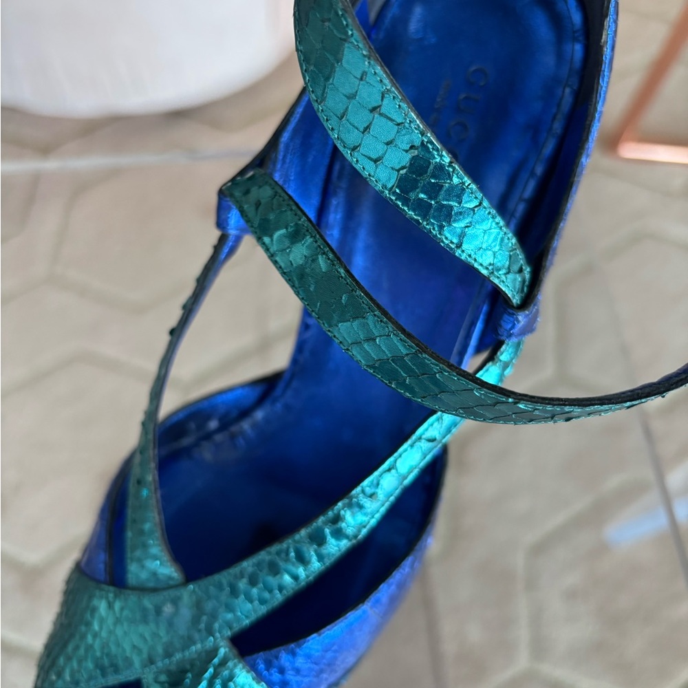 Vintage Gucci snakeskin platform heels - Picture 6 of 10